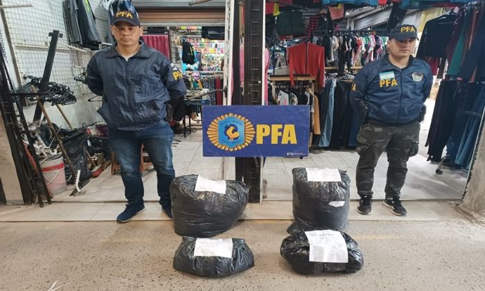 La PFA secuestró mercadería apócrifa en la feria San Juan Bautista de Florencio Varela